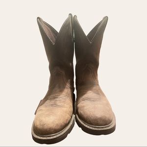 Artist groundbreaker men boots size 12, Minimal wear and in good conditions.